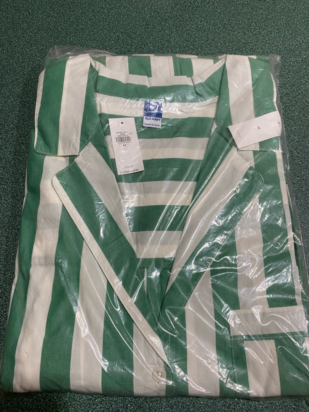 Old Navy Green and White Striped pajamas Size 4X. New in package